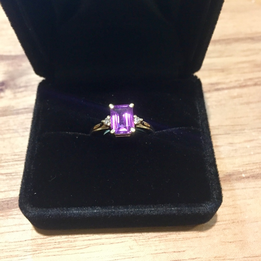 New! Diamond and Amethyst Gold Ring